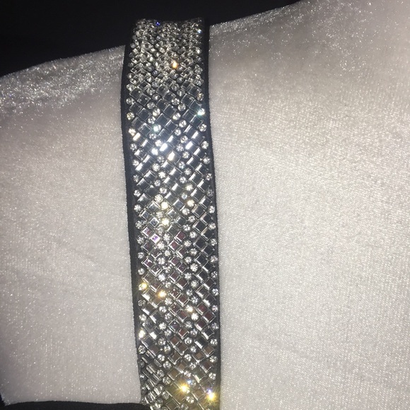 J. Our black gown - Picture 6 of 6